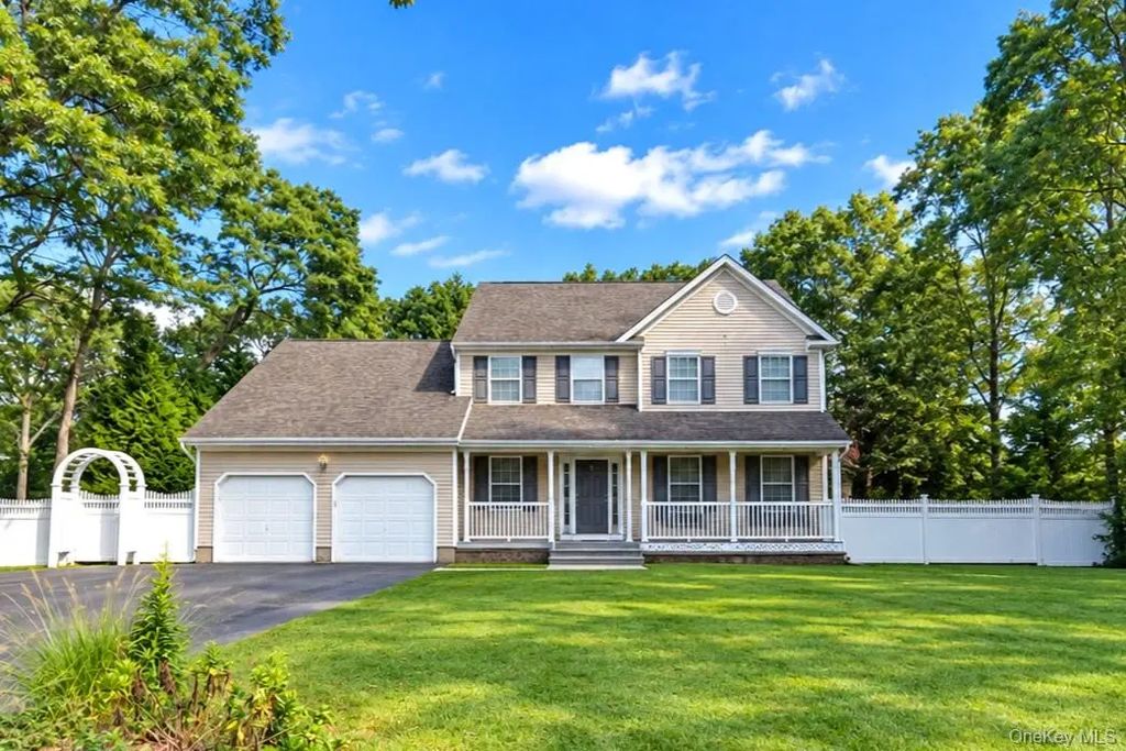 60 Scranton Avenue, Port Jefferson Station