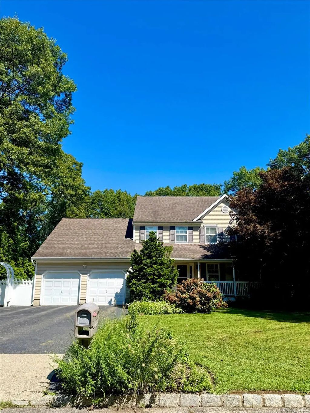 60 Scranton Avenue, Port Jefferson Station
