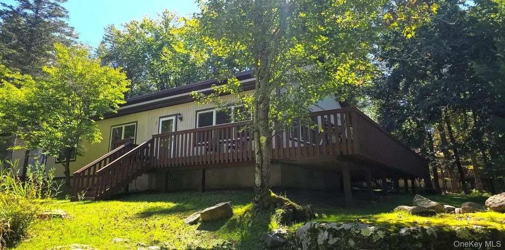 6 Bristol Lane, Monticello