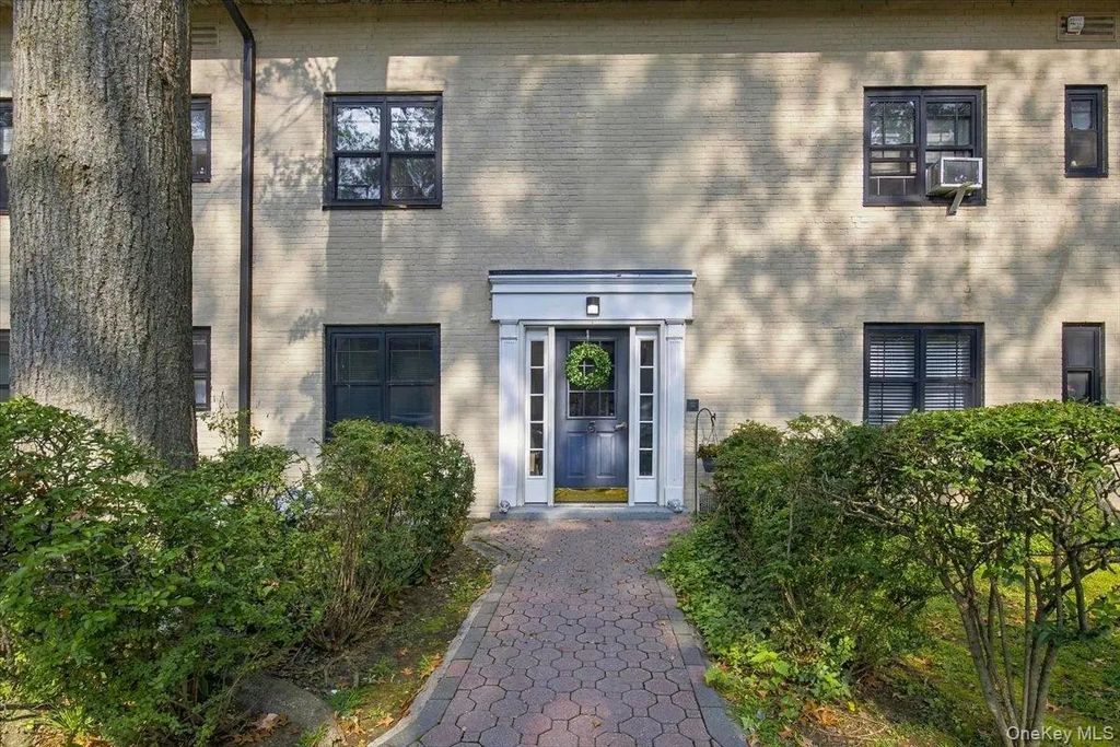 3 Whitehall Road # 21, Eastchester