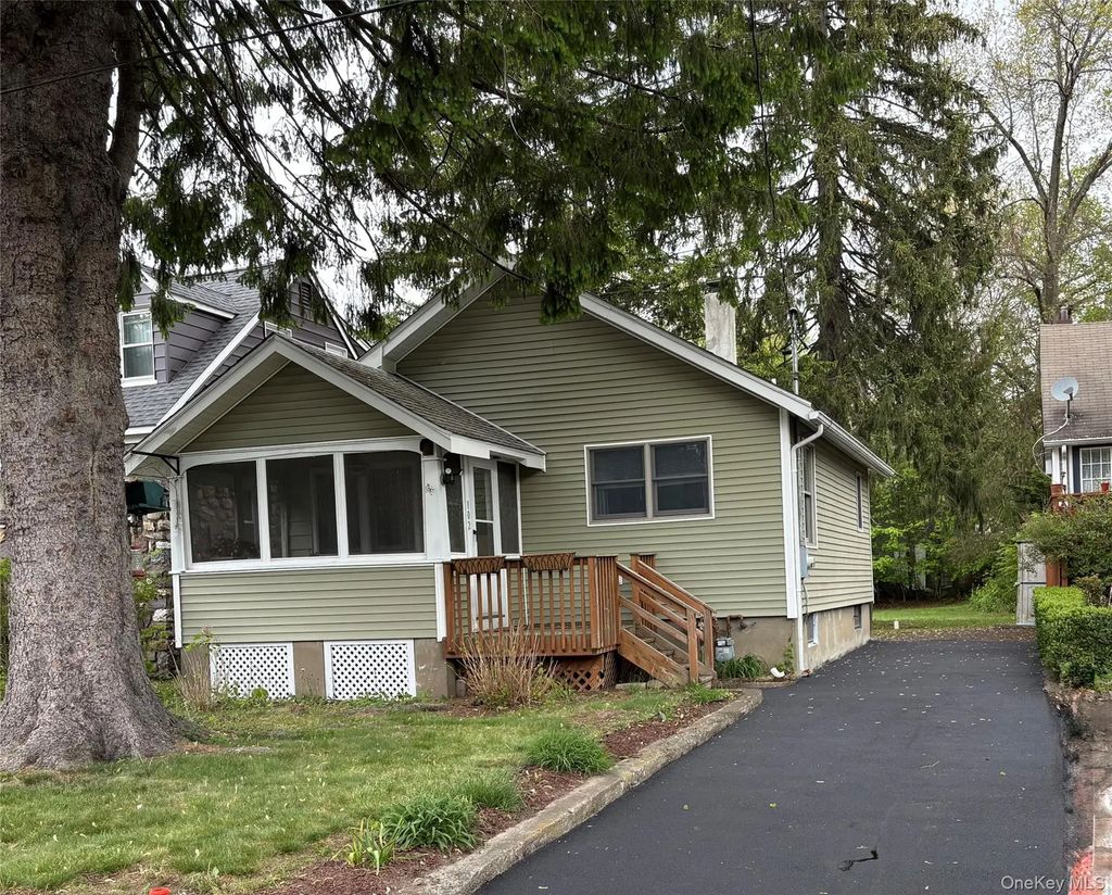 102 Waterstone Road, Greenwood Lake