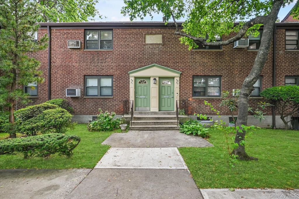 58-33 246th Crescent # 0647, Douglaston