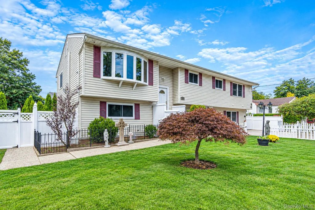 201 Overton Street, Deer Park