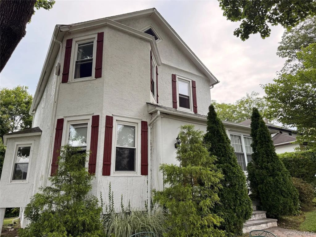 179 Woodruff Avenue, Scarsdale