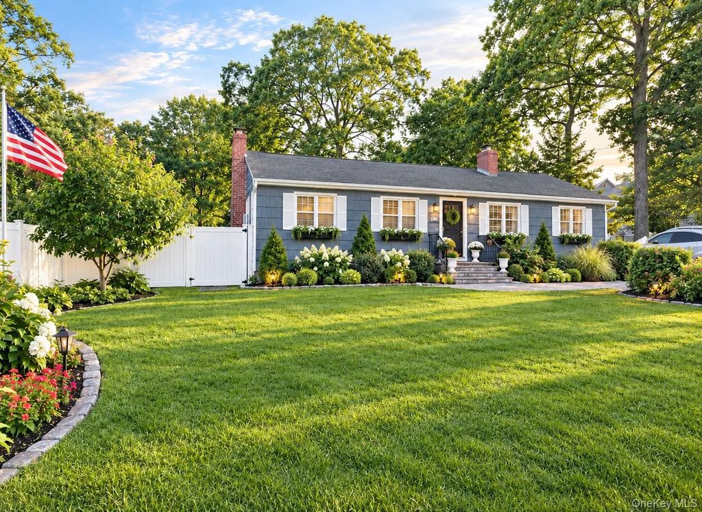 30 Marbeth Circle, Miller Place