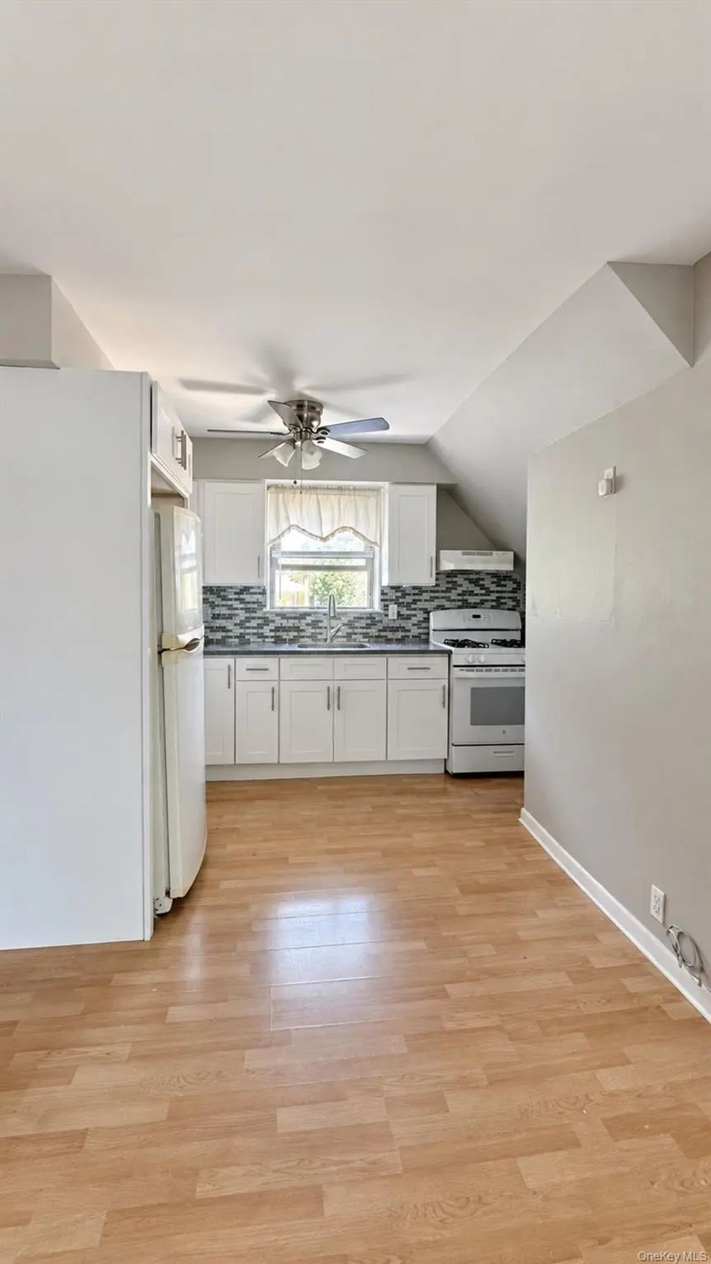 195-07 37th Avenue, Flushing