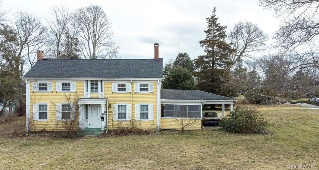 362 Middle Road, Bayport