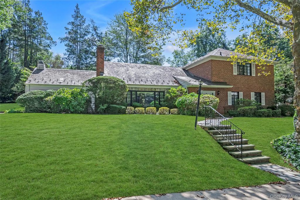 238 Clent Road, Great Neck
