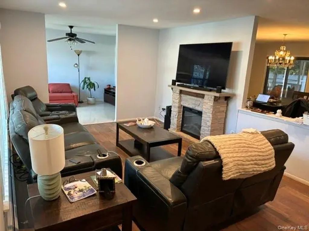 4 Carston Street W, Selden