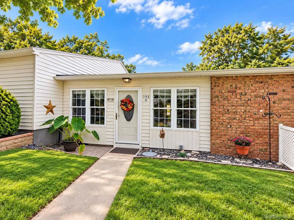395 Woodbridge Drive # E, Ridge