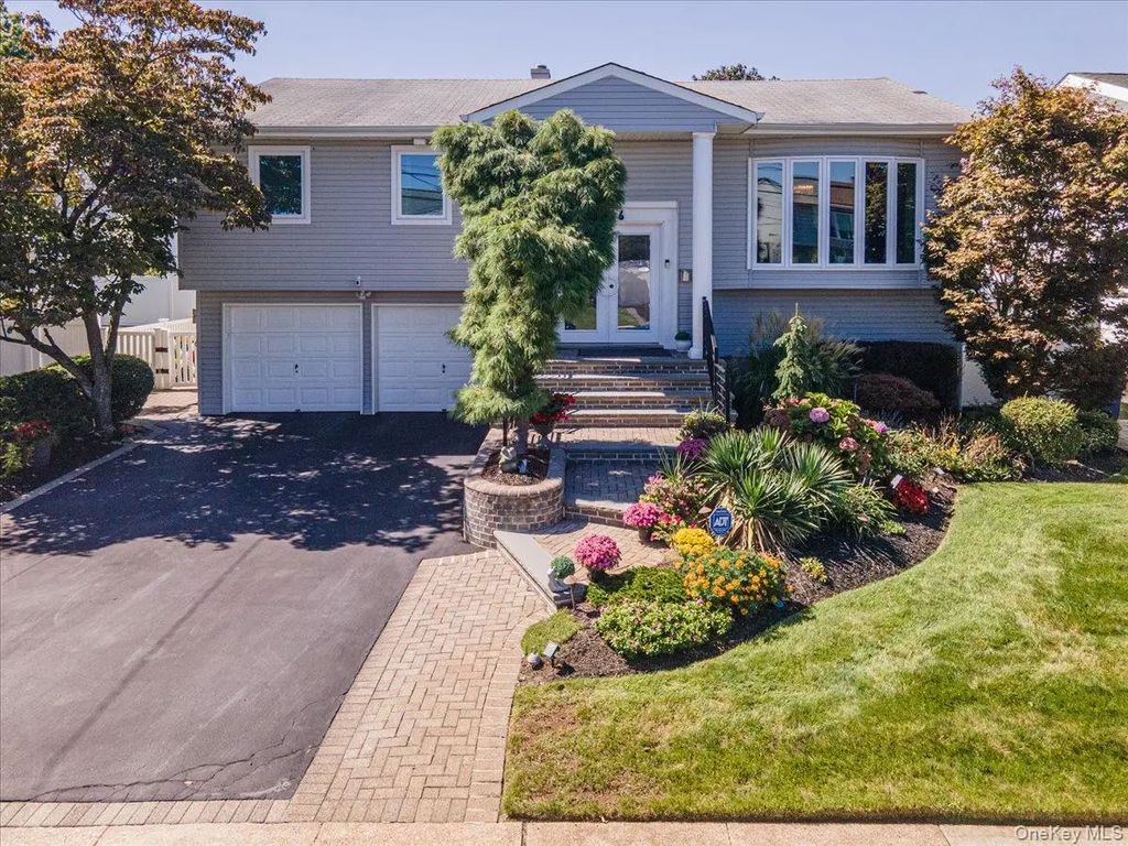 2746 Covered Bridge Road, Merrick