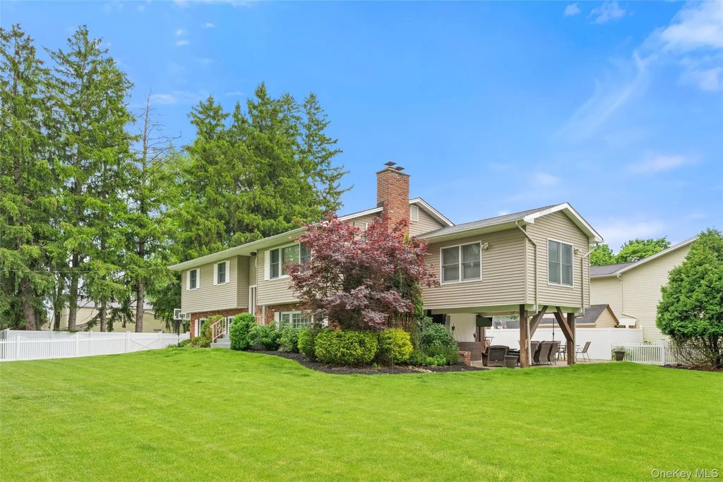 1 Sherwood Road, Congers