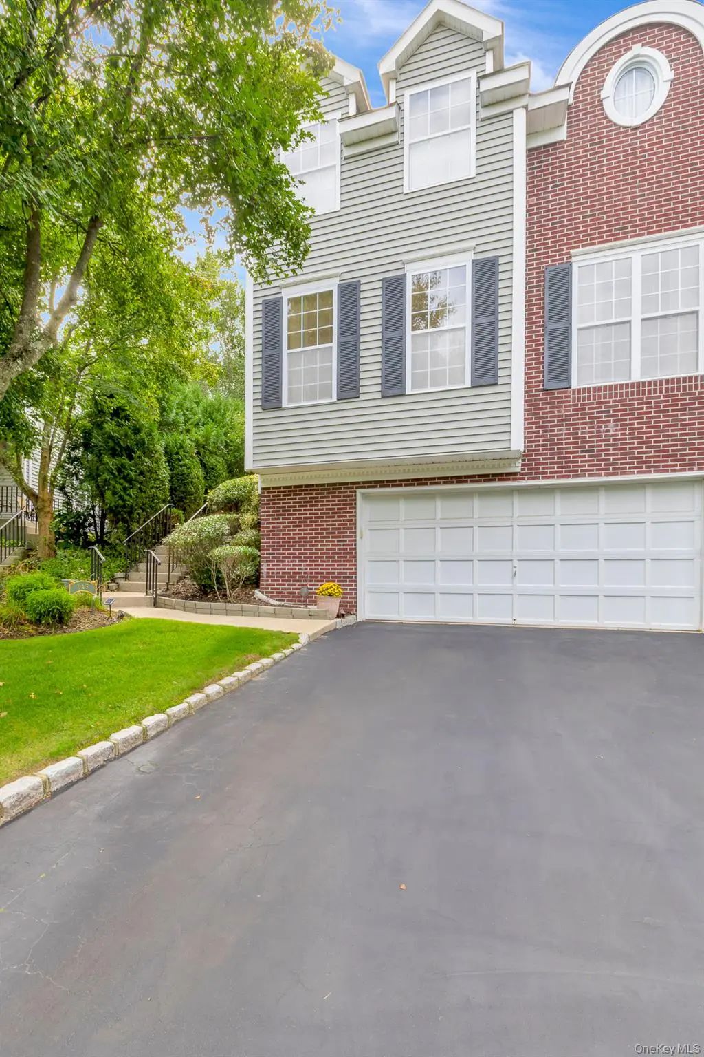 143 Paddington Circle, Smithtown