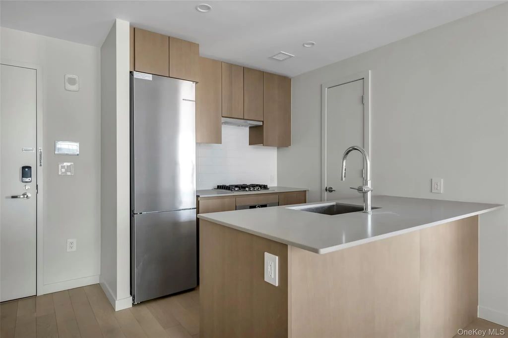 131-02b 40th Road # 15u, Flushing