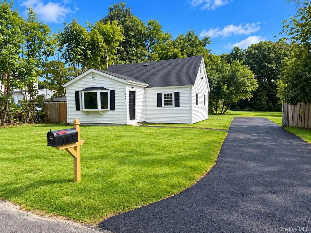 444 Avondale Drive, Shirley