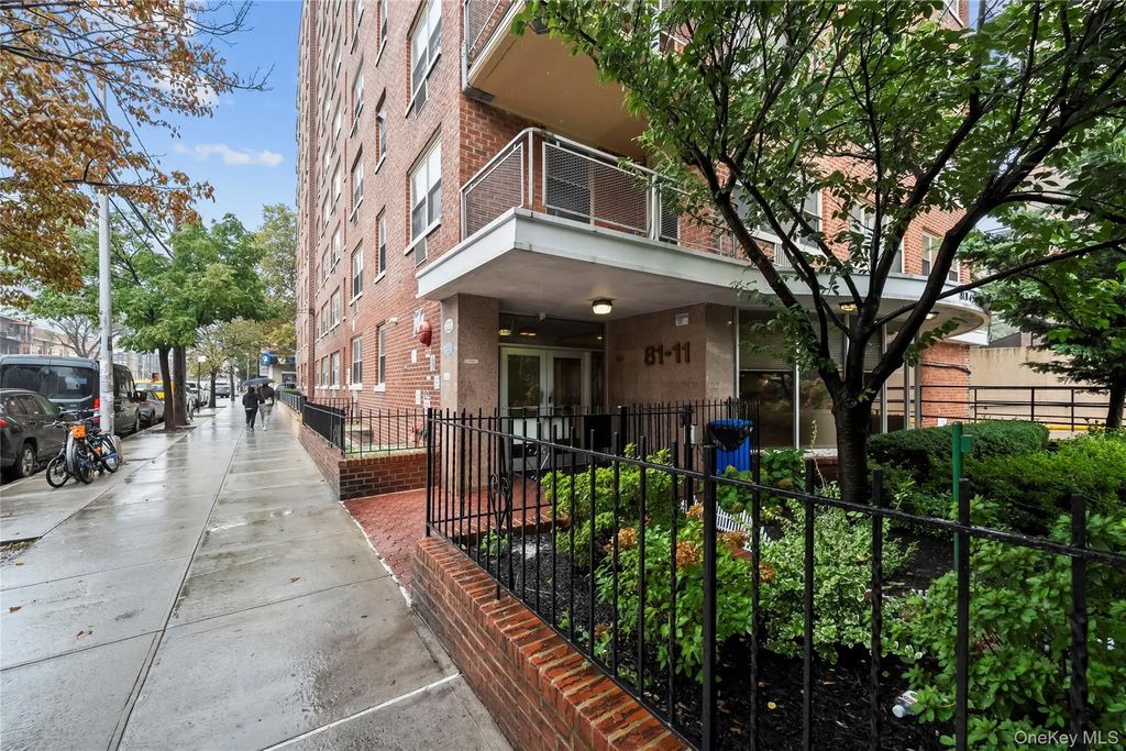 81-11 45th Avenue # 3v, Elmhurst