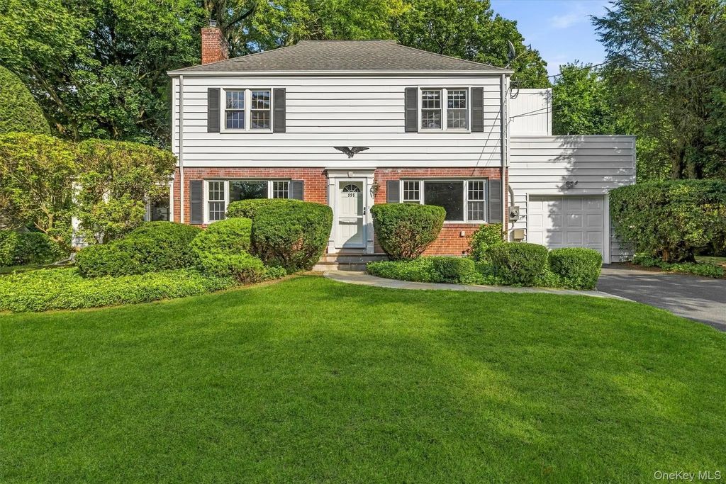 999 Knollwood Road, White Plains