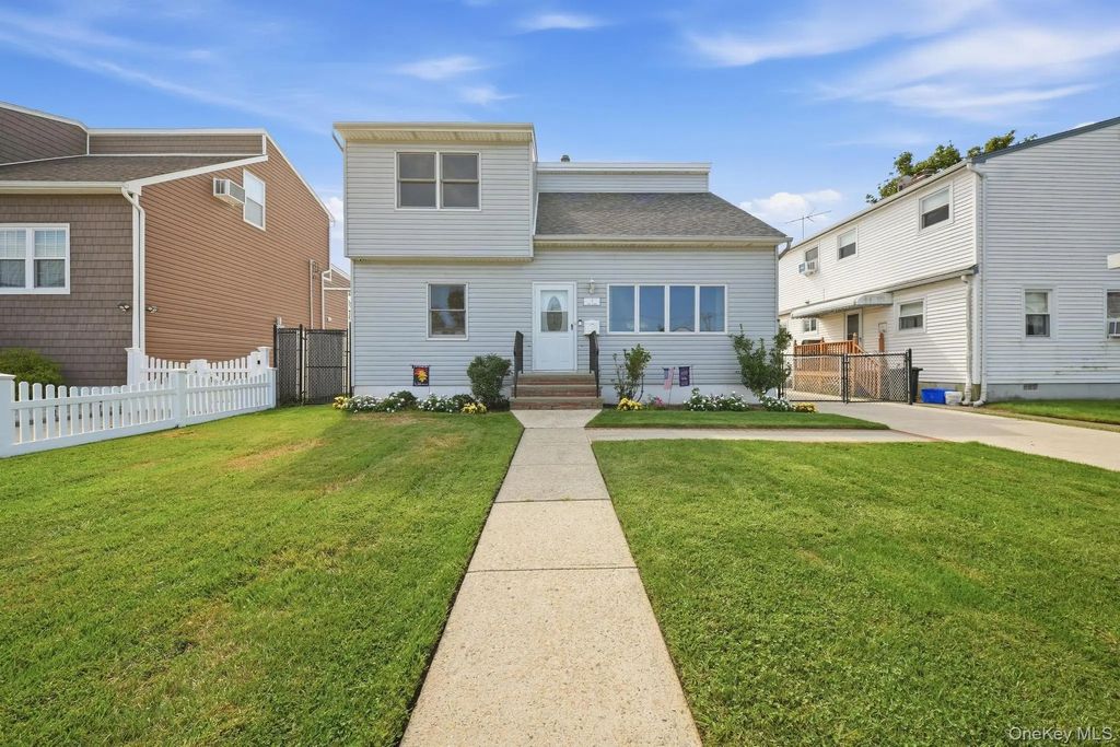 7 Polk Street, Freeport