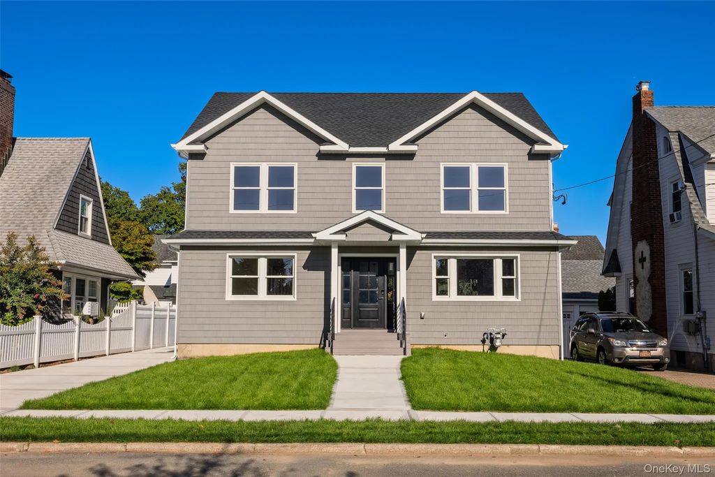 78 Taft Avenue, Lynbrook