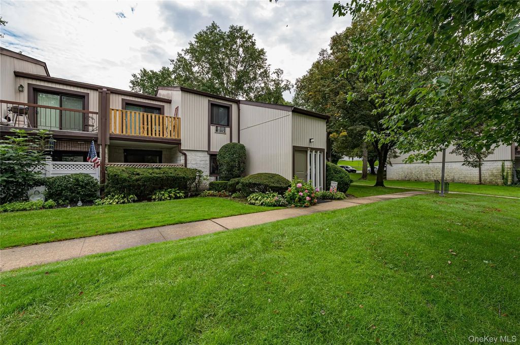 85 Richmond Boulevard # 1a, Ronkonkoma