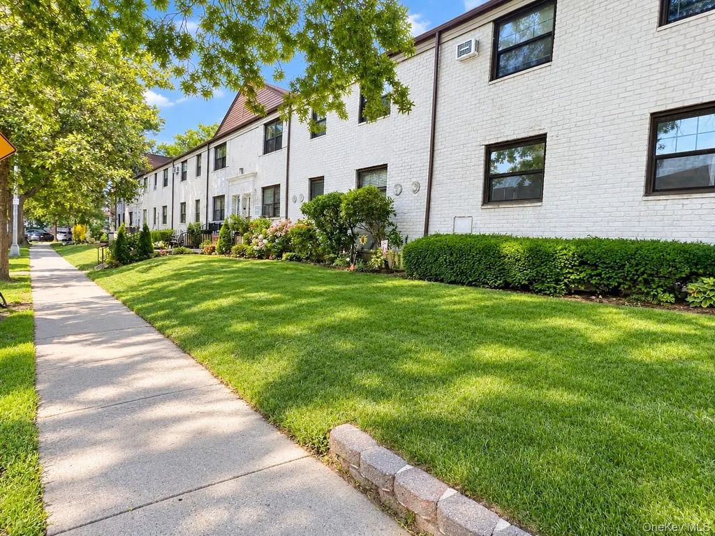 136-04 68th Dr # A, Kew Garden Hills