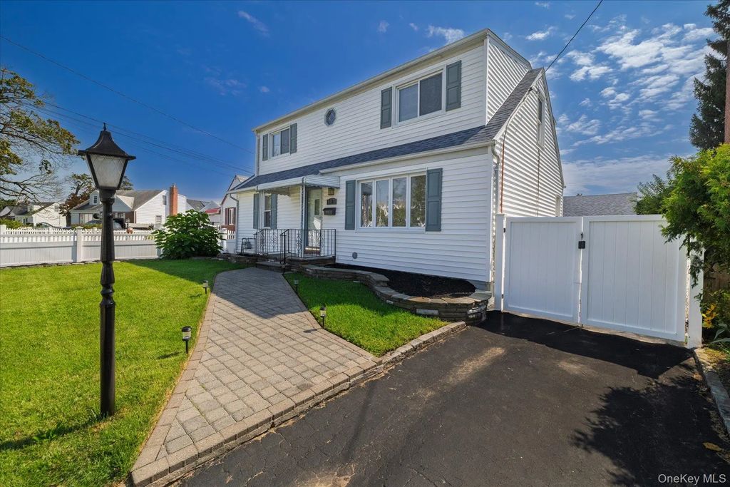 1128 Braxton Street, Uniondale