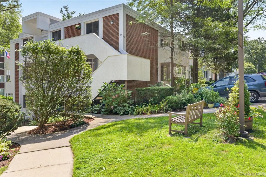 311 Tallwood Drive # 311, Hartsdale