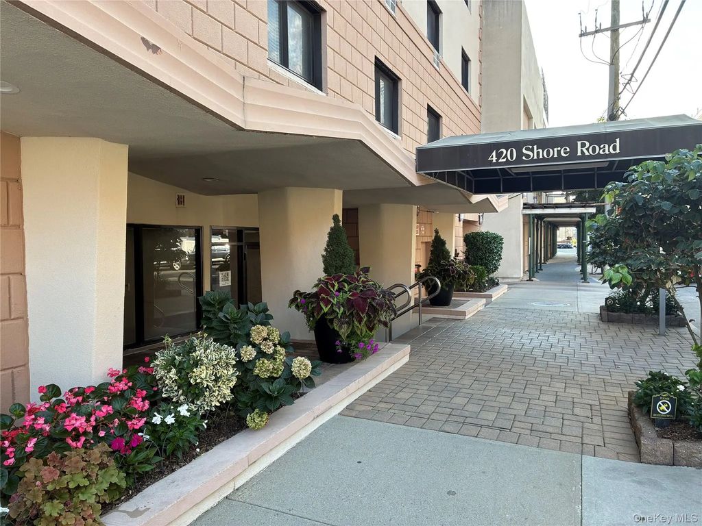 420 Shore Road # 2d, Long Beach