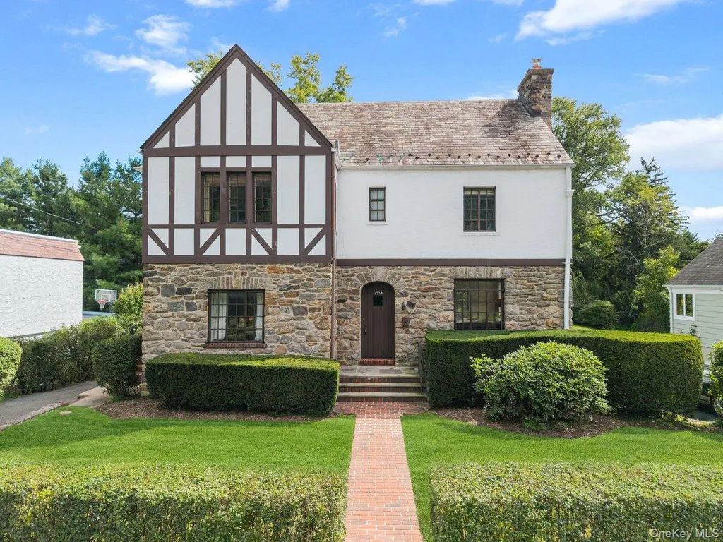 1214 Palmer Avenue, Larchmont