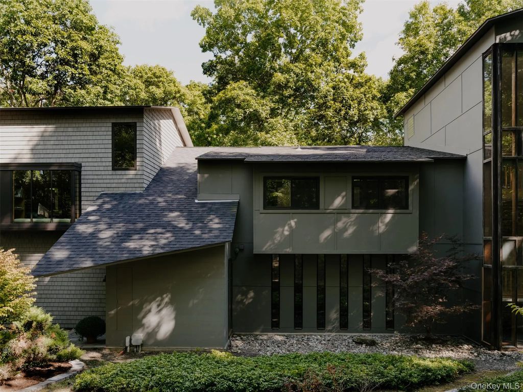 25 Willow Glen Road, Red Hook