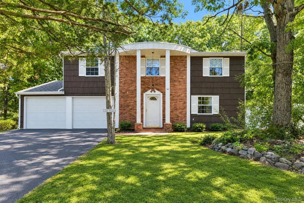 25 Beach Avenue, Port Jefferson