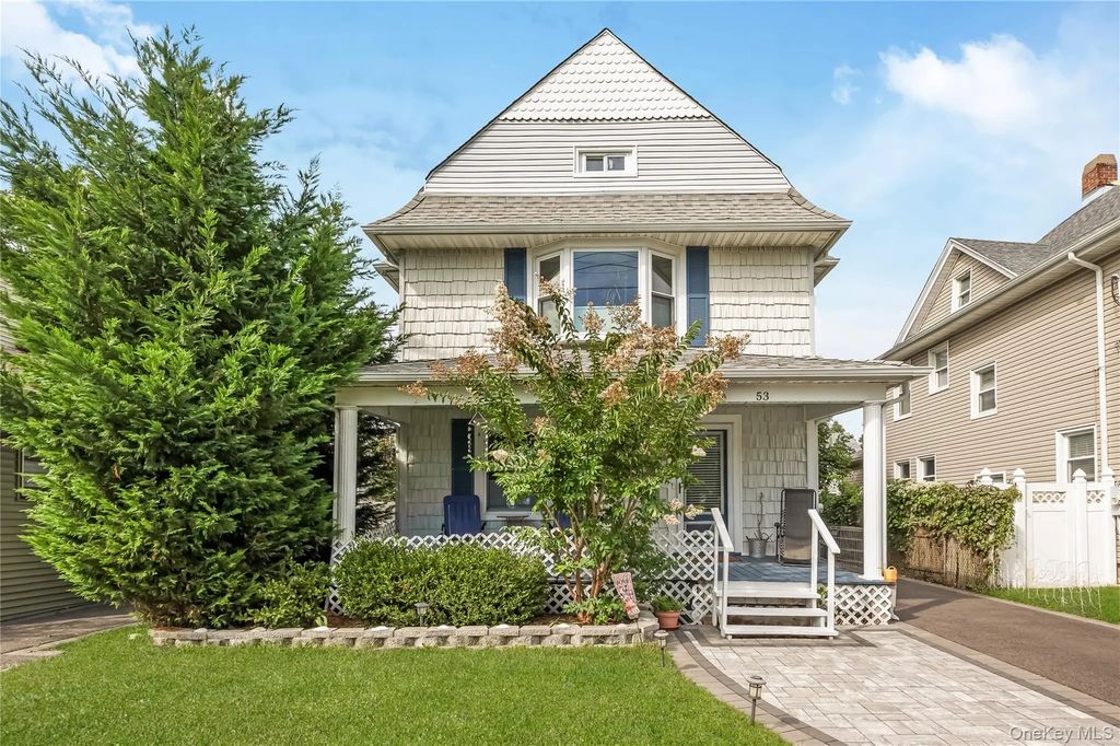 53 Thorne Street, Patchogue