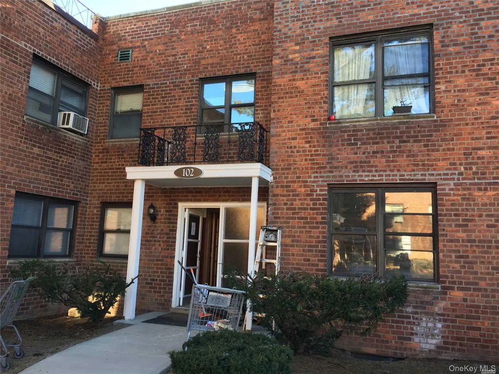 112 Division # 112 1 C, Levittown