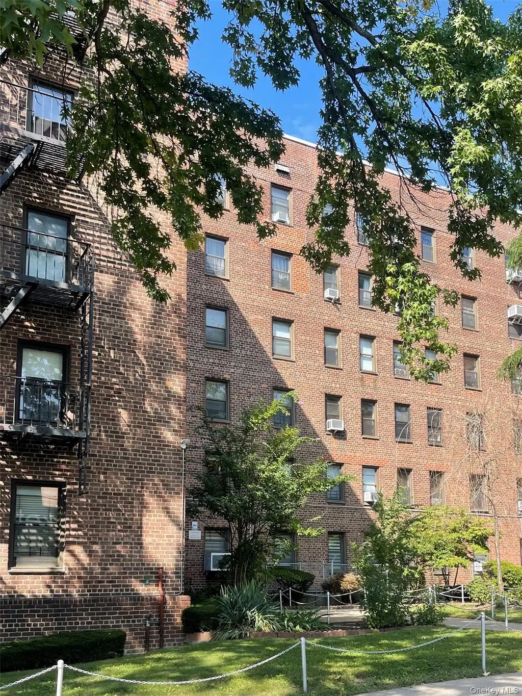 6215 53rd Avenue # 1a, Maspeth
