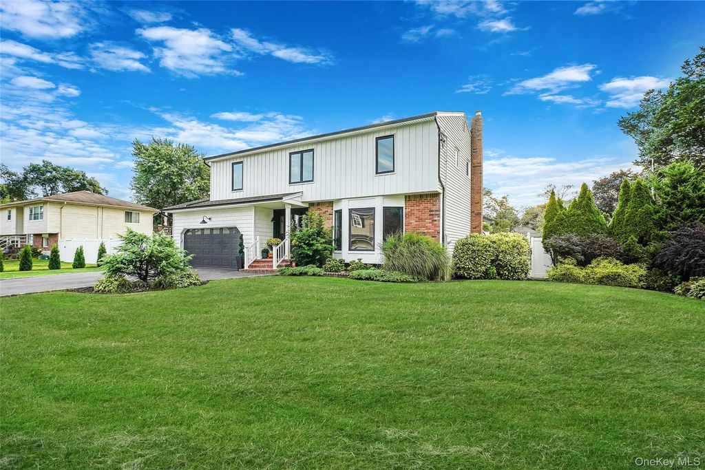 11 Susan Court, Deer Park