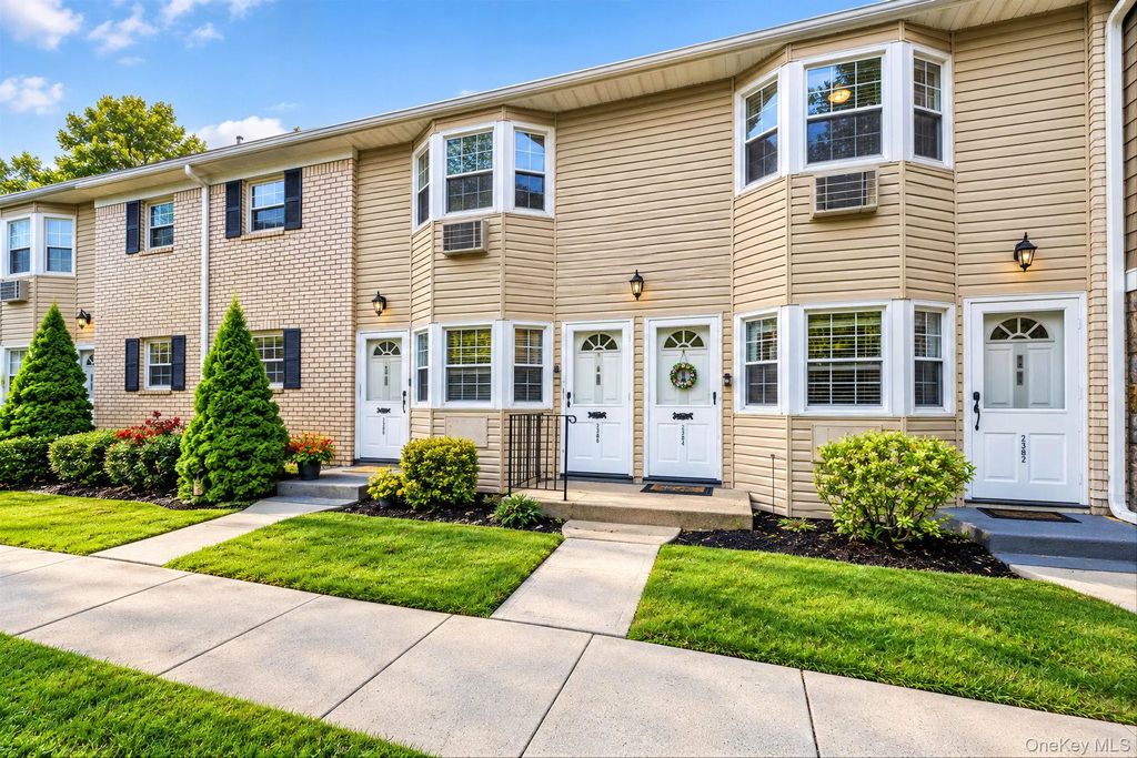 3221 Wilshire Lane # 21e, Oakdale