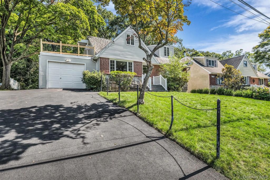 26 Shelley Place, Huntington Station