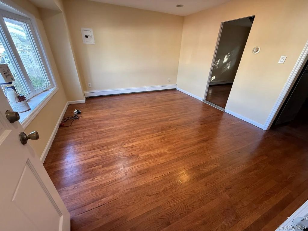 1325 Journal Ave Journal # 1325, Elmont