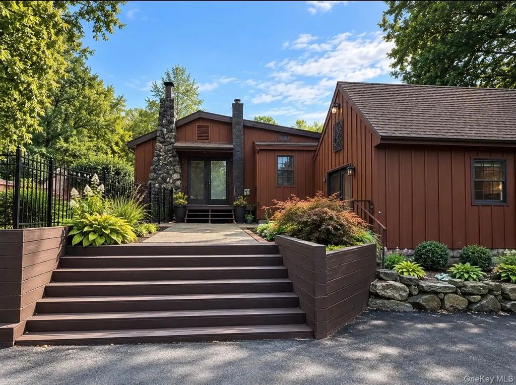 633 Oscawana Lake Road # 1, Putnam Valley