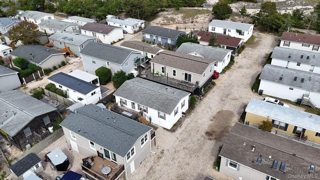 53 Crassen Boulevard # #32 Harbor Rd., Amagansett