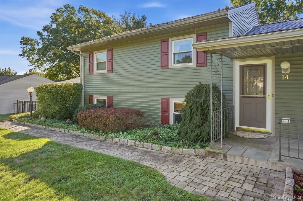 14 Valewood Drive, New Windsor