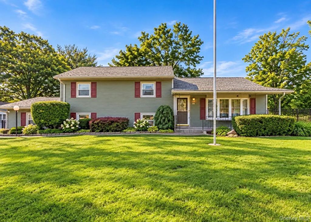 14 Valewood Drive, New Windsor