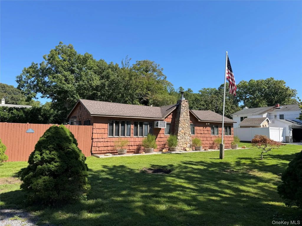 1 Beaver Street, East Patchogue