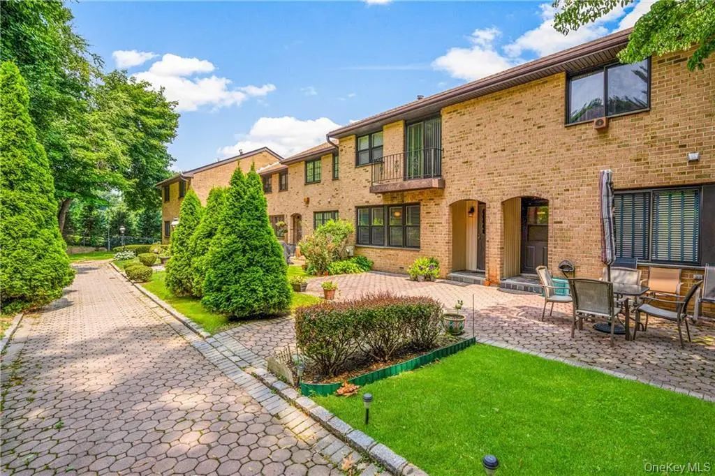 11 Jackson Avenue # 27, Scarsdale