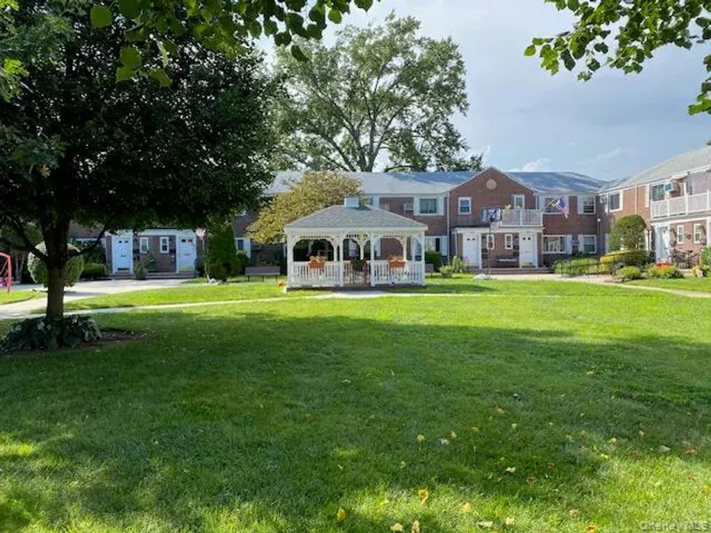 255-21 74th Avenue # H-1, Glen Oaks
