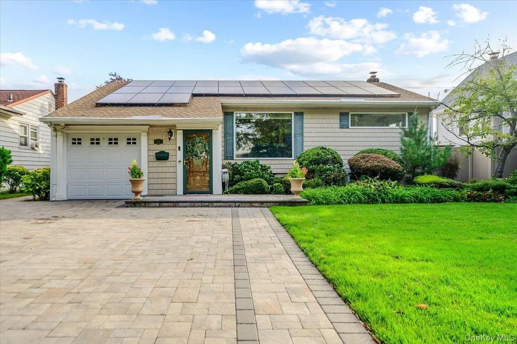 91 Flower Road, Valley Stream