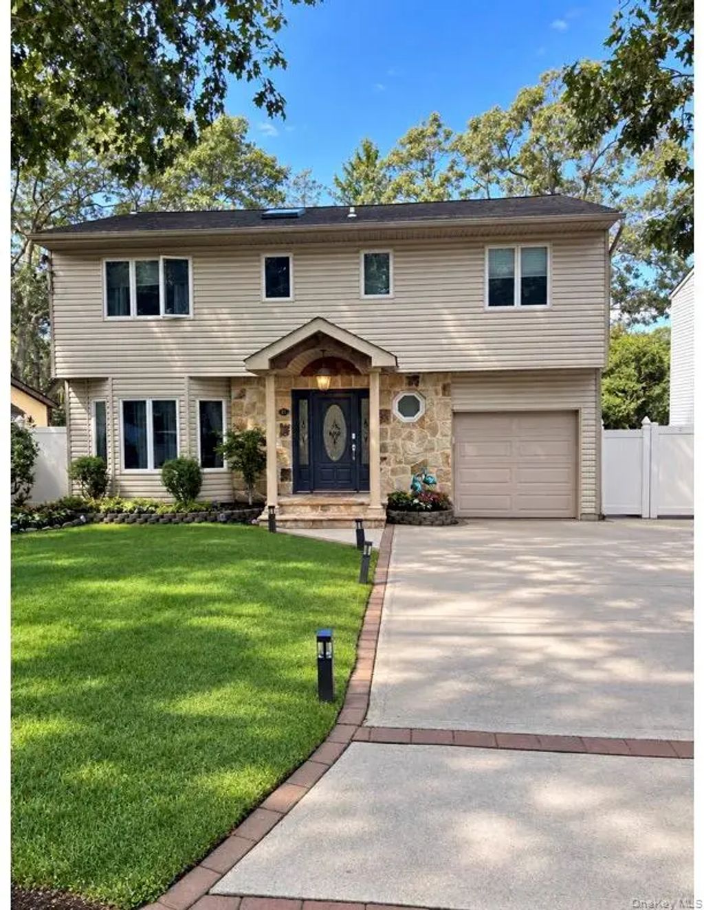 41 Homeland Drive, Huntington