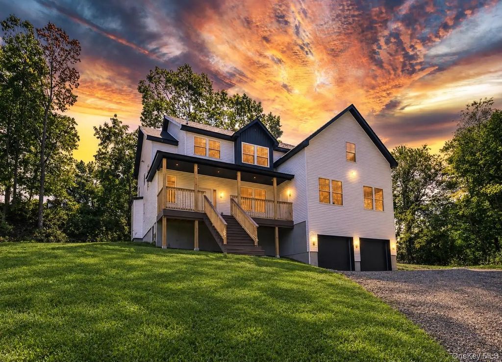 19 Stacy Lee Drive, Newburgh