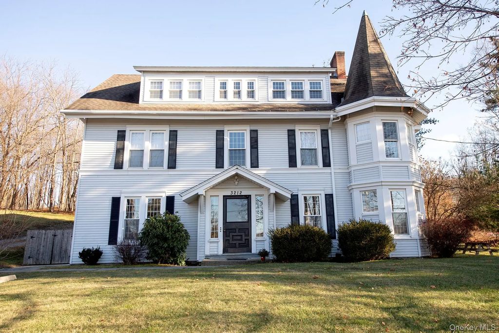 3212 Franklin Avenue # 3rd, Millbrook