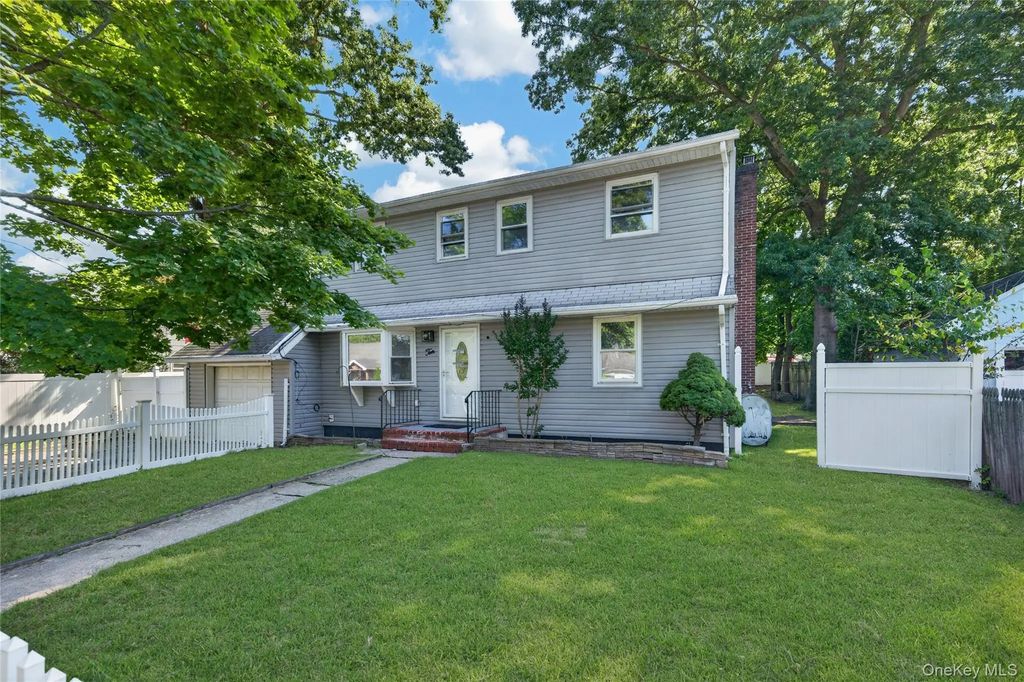 10 Field Place, Huntington Station